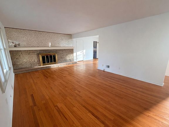 4th image of 2175 Carlsbory Dr
