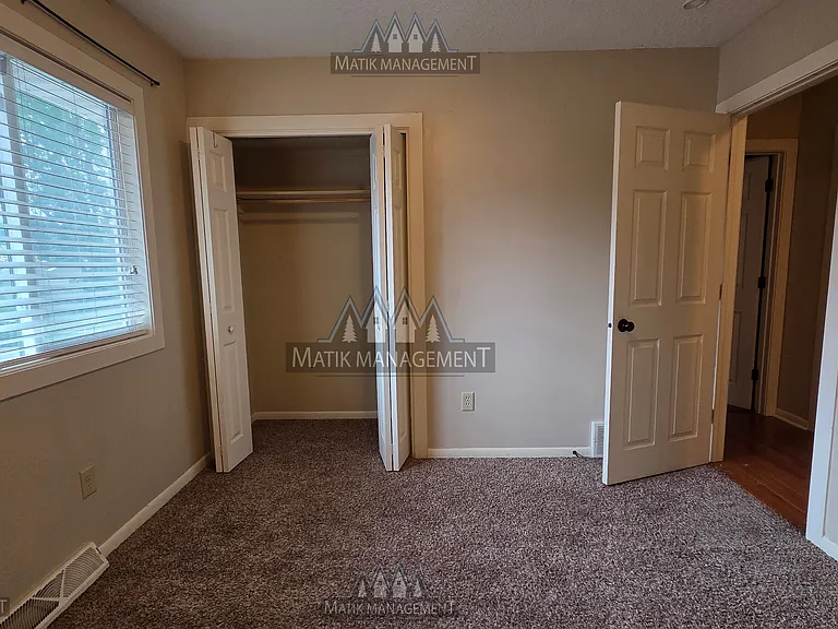 2609 25th St NW — Photo 32