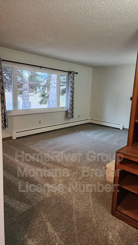 3 bed, 2.0 bath, 2700 sqft, $2,795 — Photo 2