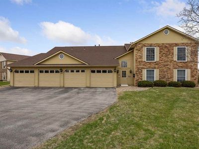 4111 Lexington Dr NE APT D, Cedar Rapids, IA, 52402