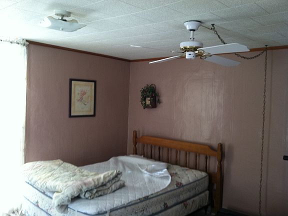 4th image of 530 Belford St