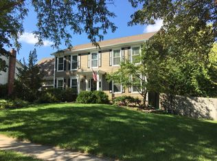 8444 W 113th St, Overland Park, KS 66210
