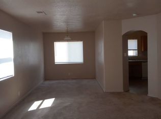 7038 Labrador Dr NE, Rio Rancho, NM 87144