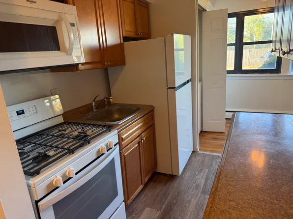 159 Nassau Ave APT 1D, Islip, NY 11751