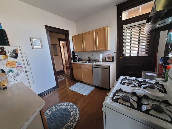 5th image of 4422 N Greenview Ave APT 2E