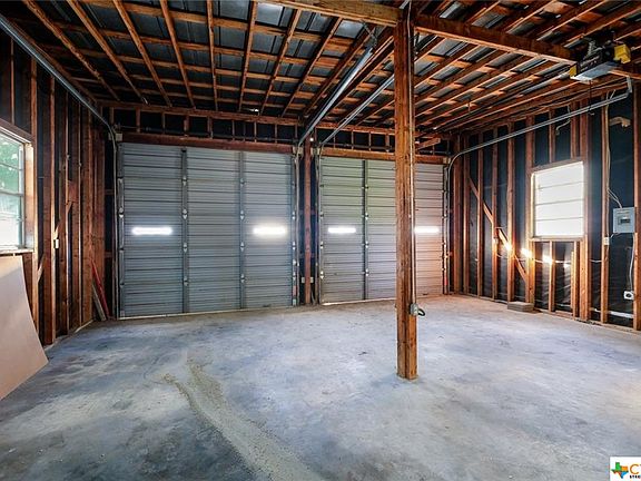 4th image of 217 Campbell St