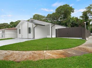 12068 SW 211th St, Miami, FL 33177