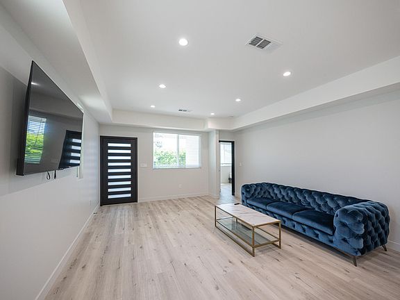 4th image of 1435 Highland Ave