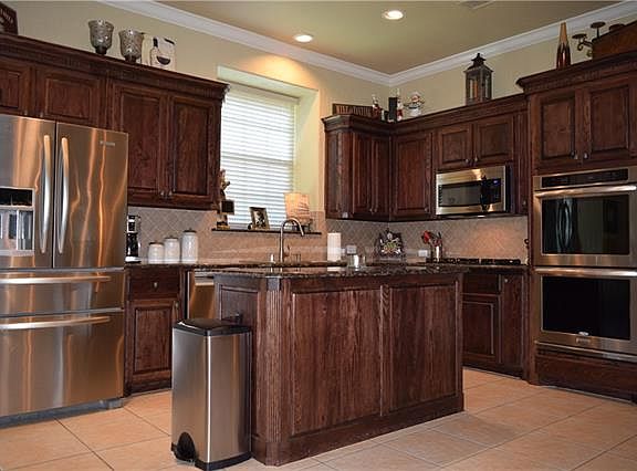 4th image of 3015 Normandy Dr