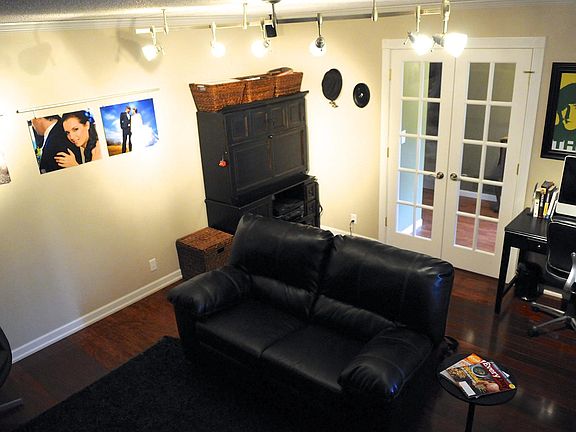 OFFICE, DEN OR LIVING