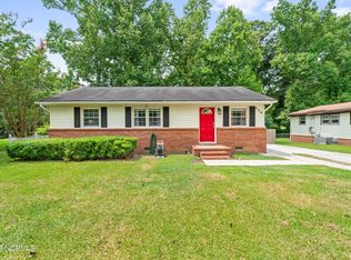 609 Dennis Rd, Jacksonville, NC 28546
