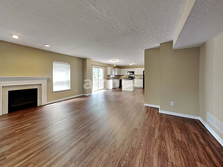 665 Norfolk Sq N — Photo 8