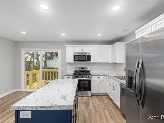 3rd image of 201 Sanborn Ave