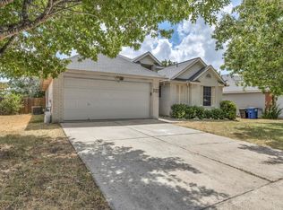 216 Meadowside Dr, Hutto, TX 78634