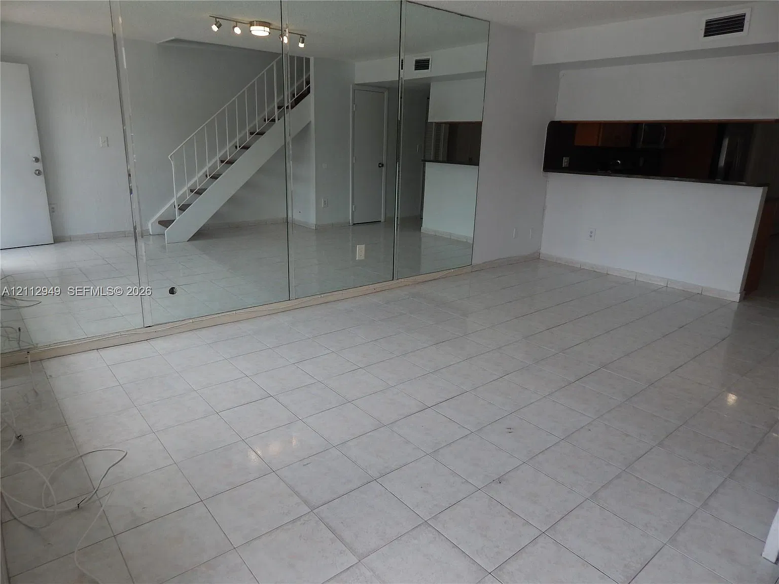 Oasis En Mango Hill Condo — Photo 3