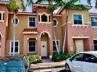 10579 SW 6th St, Hollywood, FL 33025
