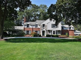 1033 N Glengarry Rd, Bloomfield Hills, MI 48301