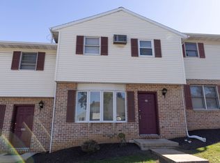 211 Riverview Dr, Ephrata, PA 17522