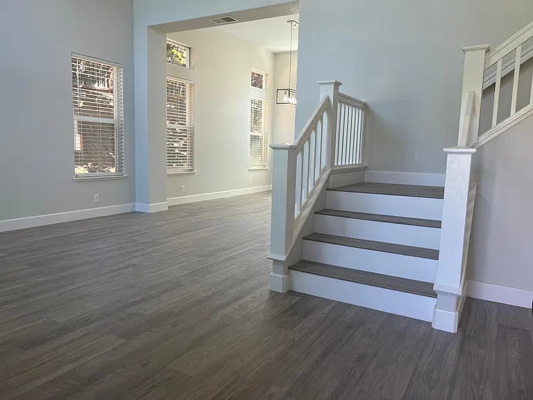 2454 Whispering Oaks Dr — Photo 4