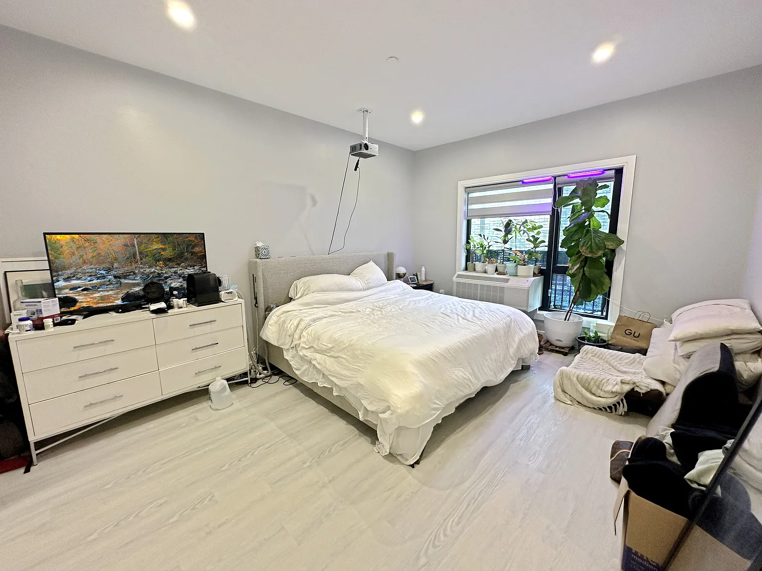 1 bed, 1013 sqft, $2,985 — Photo 4
