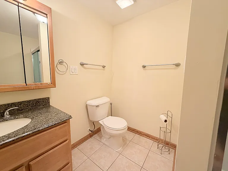 3801 S Union Ave #1F — Photo 12
