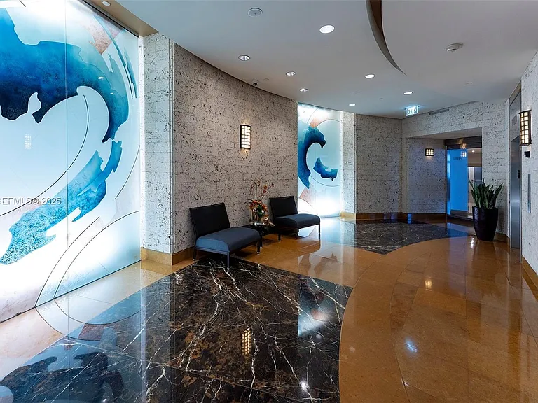 801 Brickell Key Blvd #L01 — Photo 4