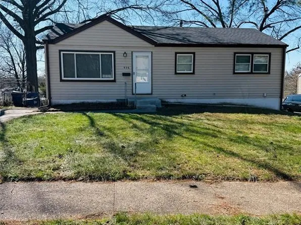 936 Highmont Dr, Saint Louis, MO 63135