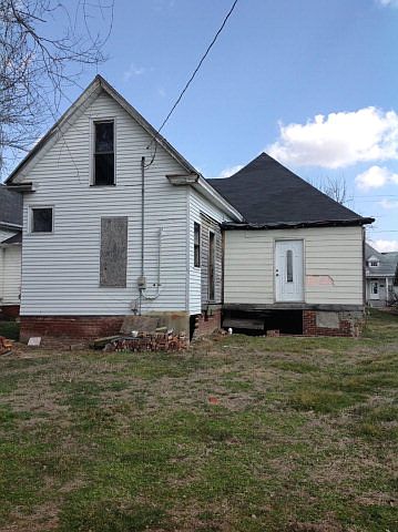 2nd image of 424 Hathaway St