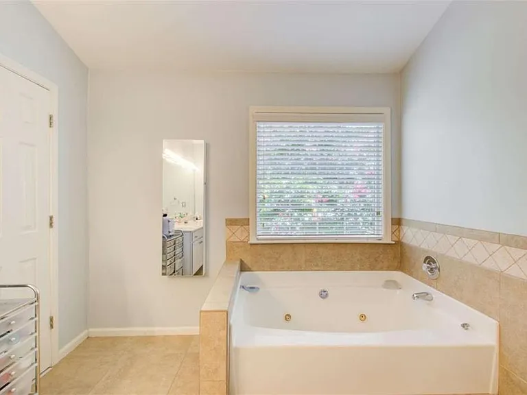 513 Stepney Ct SE — Photo 22