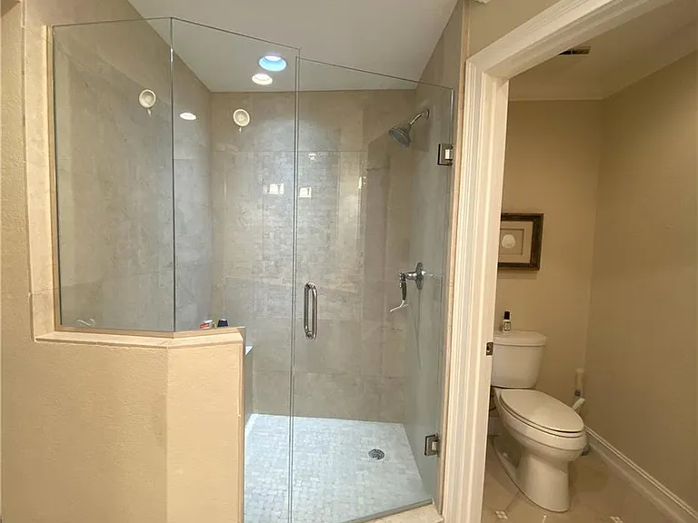 9101 Vanderbilt Dr #304 — Photo 13