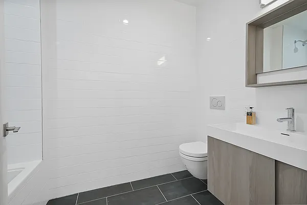 Sold by Avenue Sotheby's International Realty | media 21