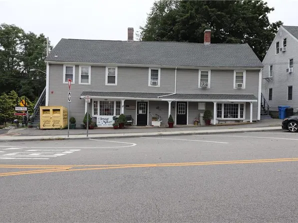 33 Main St, North Smithfield, RI 02896