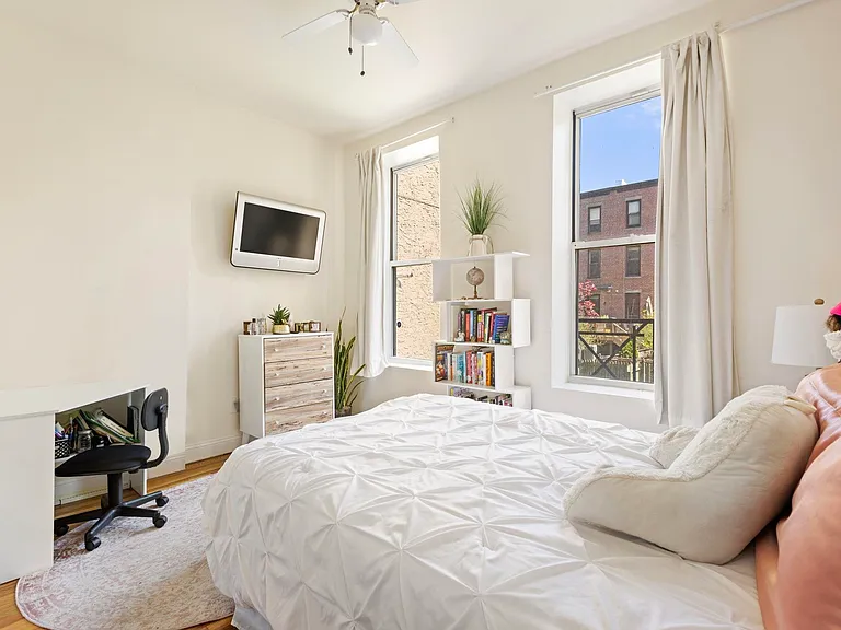 709 Willow Ave #1L — Photo 13
