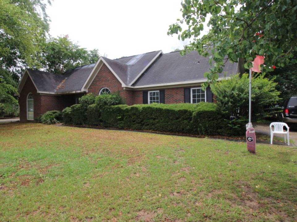 1st image of 211 Saint Clair Dr