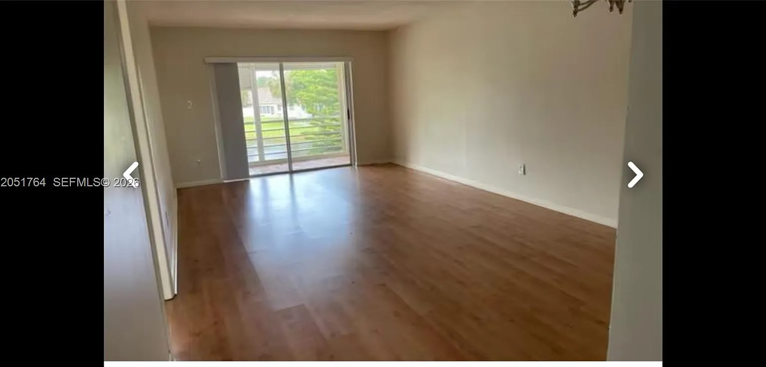 Lago Del Rey Condo — Photo 3