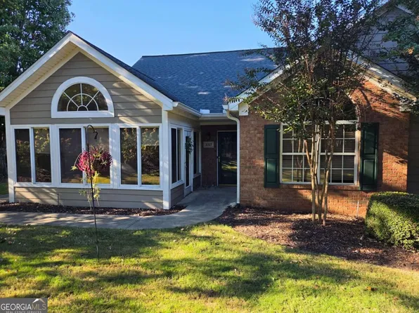 2227 Orchard Pl, Roswell, GA 30076