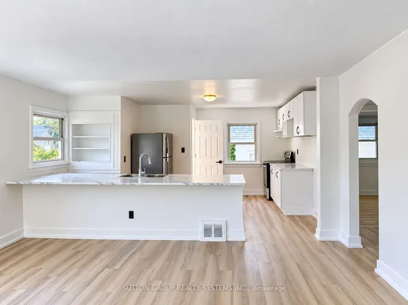 30 Perry Ave, Brighton, ON K0K 1H0