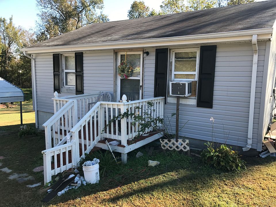 2nd image of 701 Lundy St