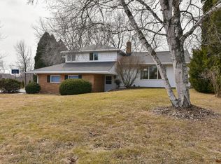 6927 W Springdale Ct, Mequon, WI 53092