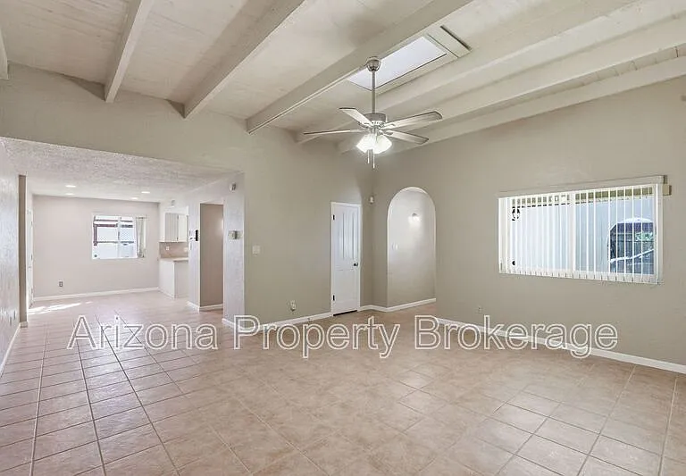 2192 E Balboa Dr — Photo 7