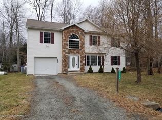 5344 Lockwood Dr, Tobyhanna, PA