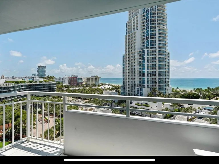 400 S Pointe Dr #1102 — Photo 8