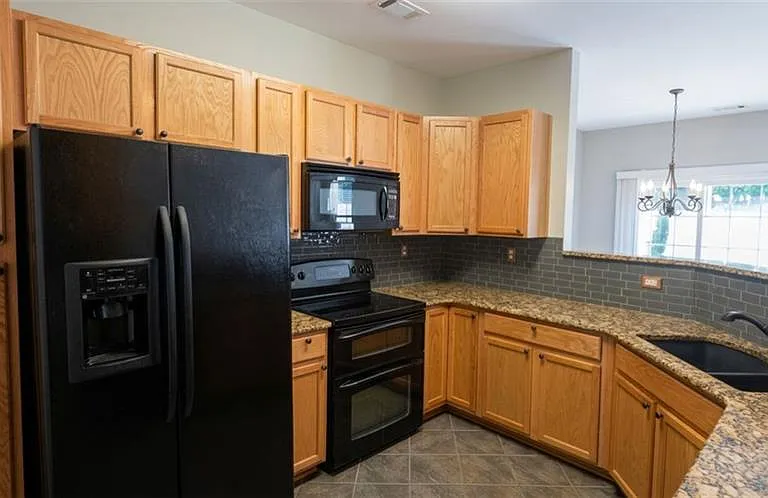 1122 Treymont Ln — Photo 5