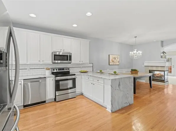 1200 Wing St Unit 8, Sandy Springs, GA 30350