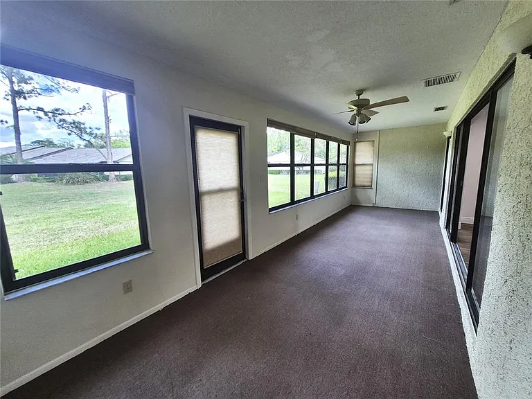 160 Joanne Pl — Photo 30