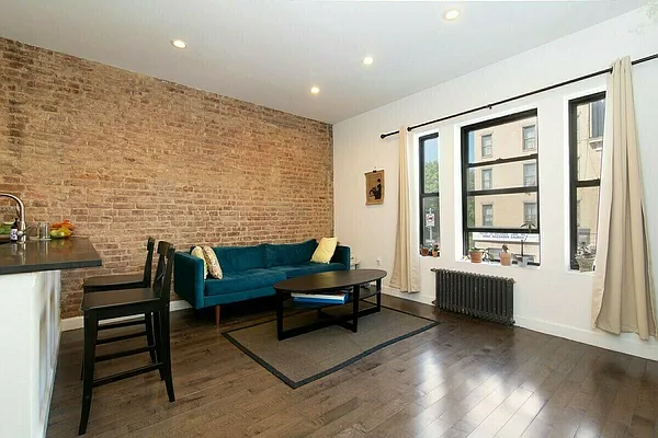 Rented by Compass | media 9