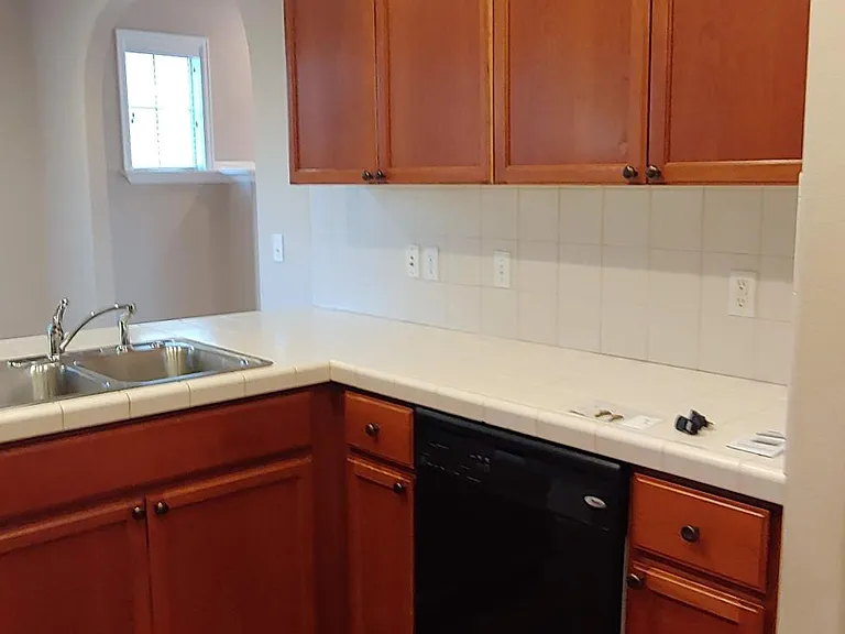 831 SE Bayshore Cir — Photo 7