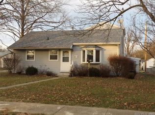 811 Smith Ln, Hillsboro, IL 62049