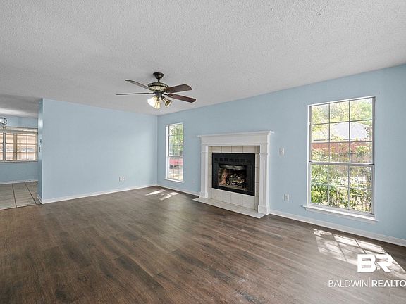 3rd image of 19331 Oak Hillcrest Dr