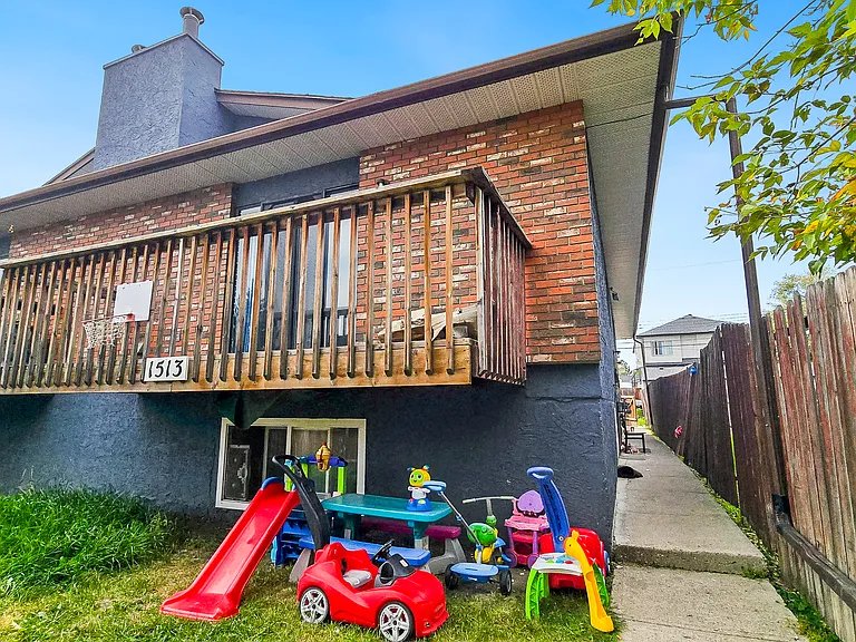 1515 36th St SE — Photo 17